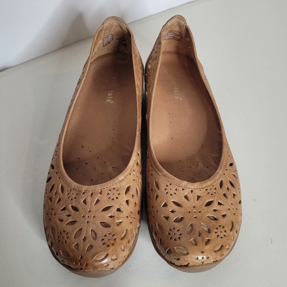 David Tate Women's Sela Tan Leather Cut Out Slip-On Ballet Flats - Size 11WW - Picture 7 of 13